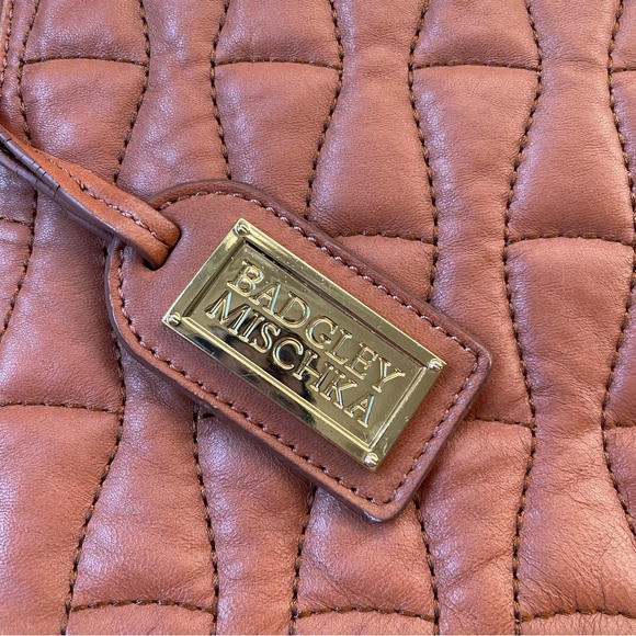 Badgley Mischka Quilted Brown Leather Shoulder Bag Flap Medium Sized Gold Chain - Picture 3 of 11